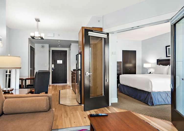 One bedroom suite, Parkside Hotel, Victoria