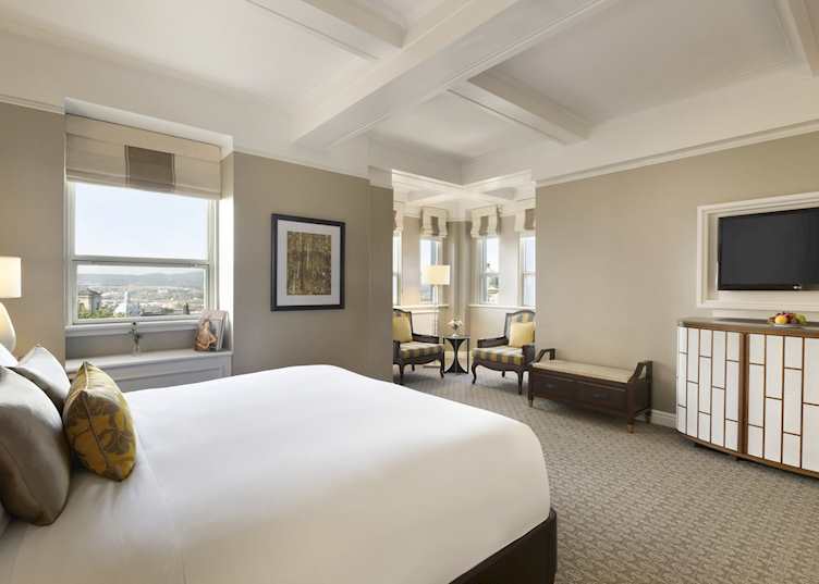 Guest room, Fairmont Le Chateau Frontenac, Québec City