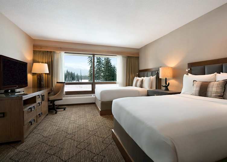 Guest room, Fairmont Jasper Park Lodge 