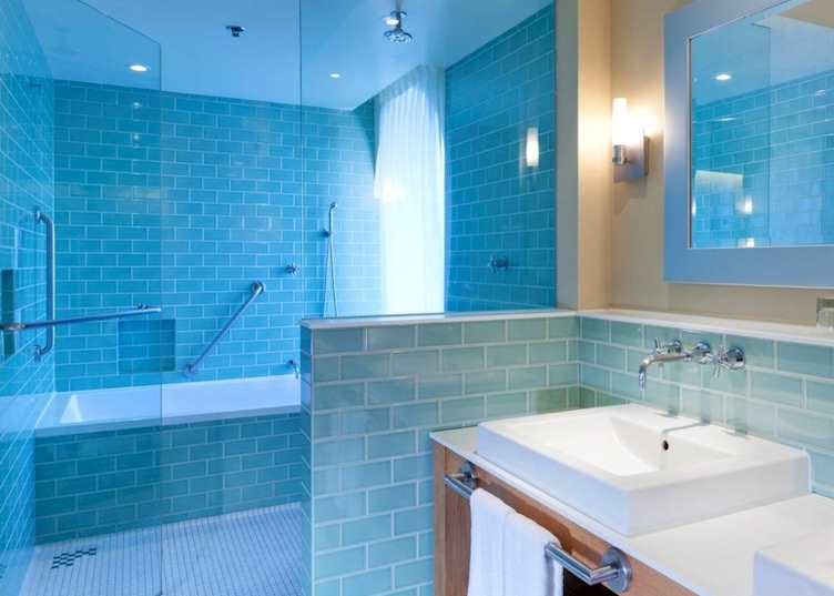 Auberge Saint Antoine Luxe bathroom, Québec City
