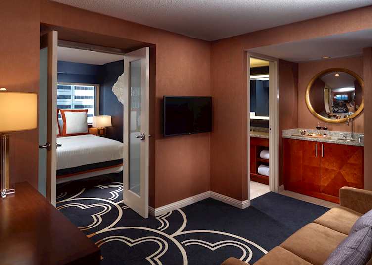 Omni Chicago suite
