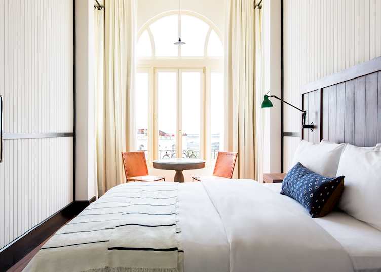 Guest room, American Trade Hotel