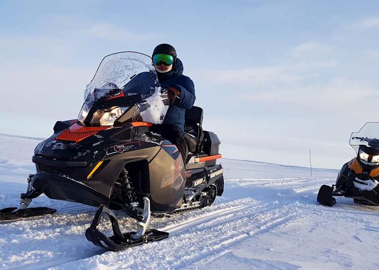 Snowmobiling, Alta