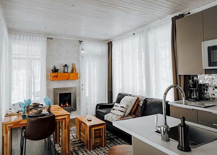 Tiny home living space, Natur'Eau Spa and Chalets, Mandeville