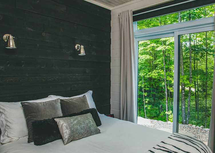 Tiny home bedroom, Natur'Eau Spa and Chalets, Mandeville