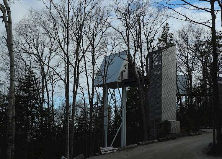 Uhu treehouse unit, Repere Boreal, Les Éboulements