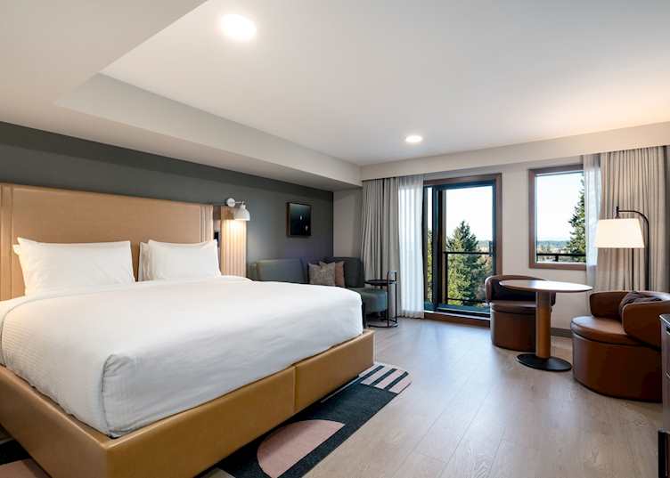 King room, Naturally Pacific Resort, Campbell River