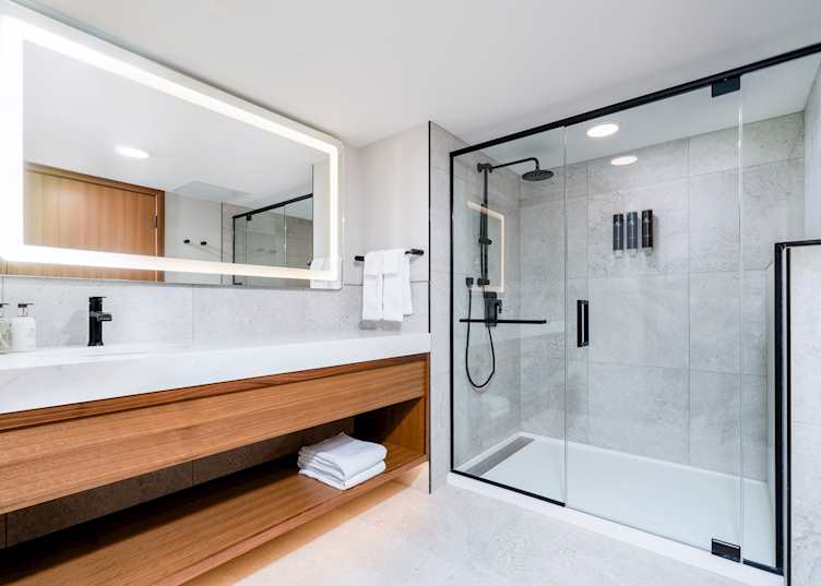 King suite bathroom, Naturally Pacific Resort, Campbell River