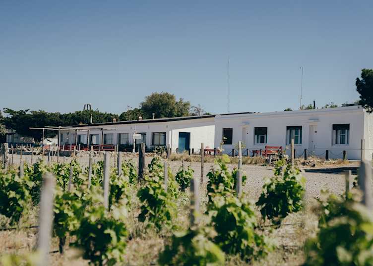 Exterior, Bahia Bustamante