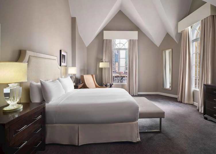 Guest room, The Bristol Hotel