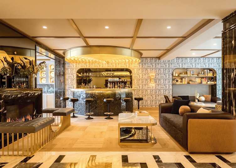 Lounge, The Alest
