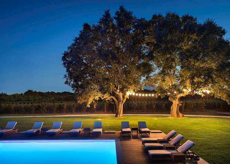 Outdoor pool at Meneghetti 