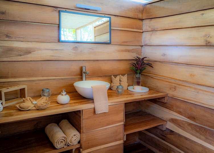 Bathroom, Rio Vista Lodge