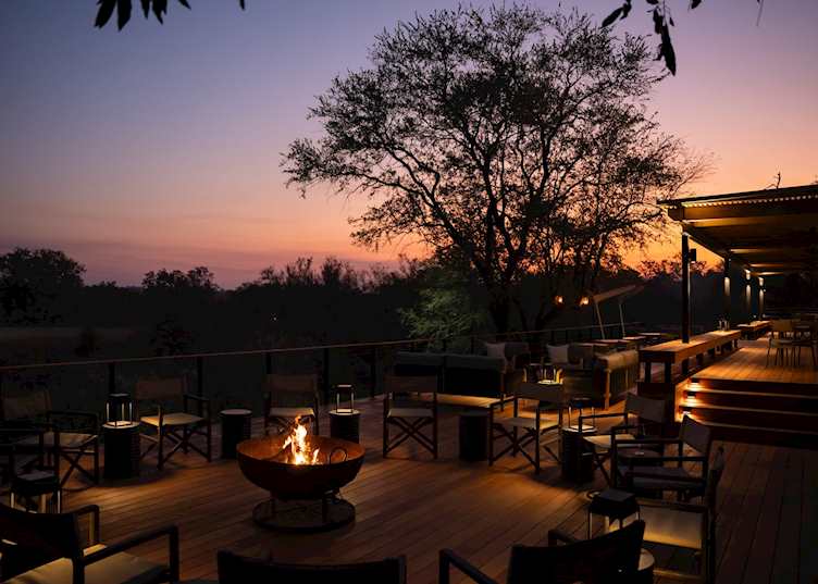 Firepit at simbambili main lodge