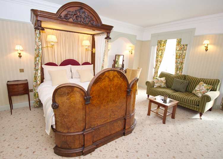 Bedroom, The Lynnfield Hotel
