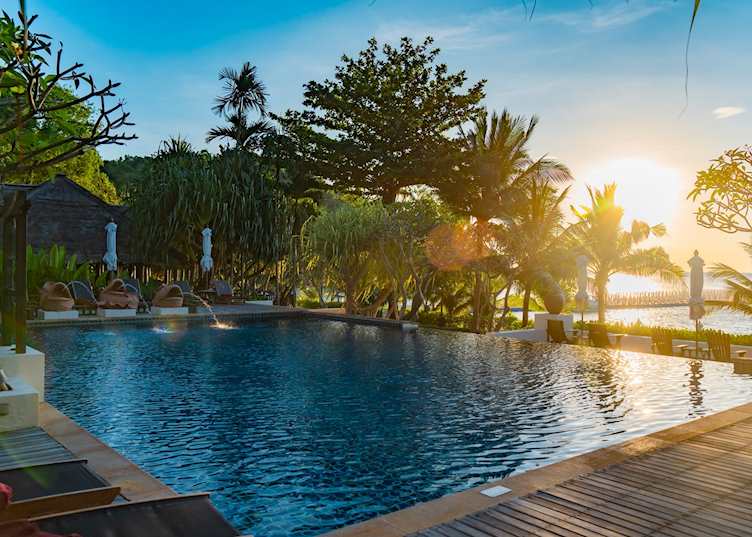 Le Vimarn Cottages & Spa - pool view