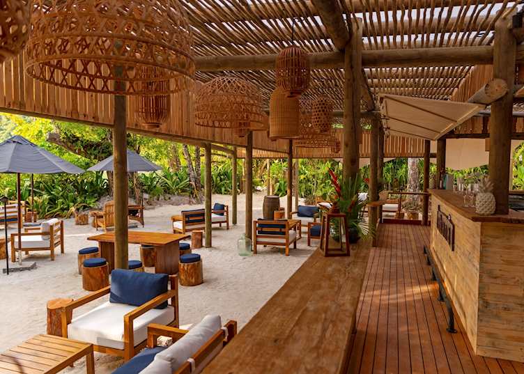 Kabana bar, Constance Ephelia