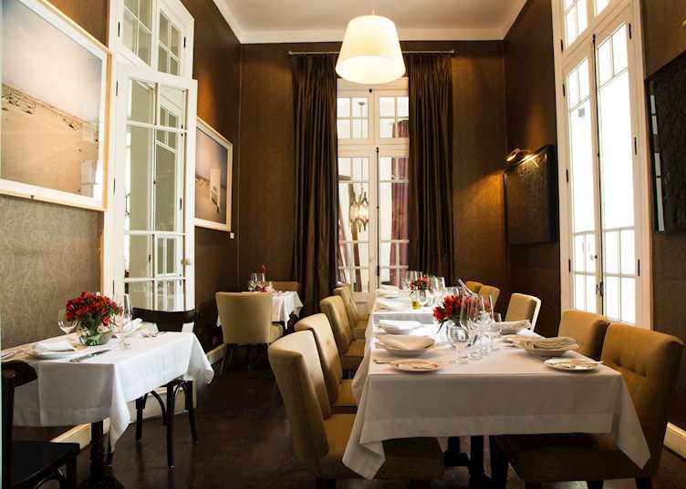 Restaurant, Hotel B