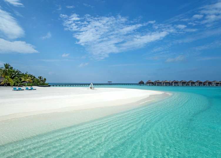 Beach at Constance Moofushi