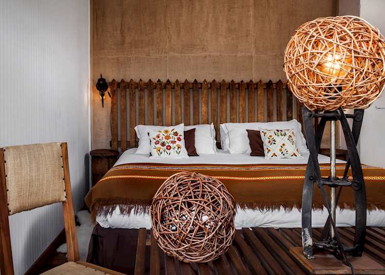 Room, La Yegua Loca