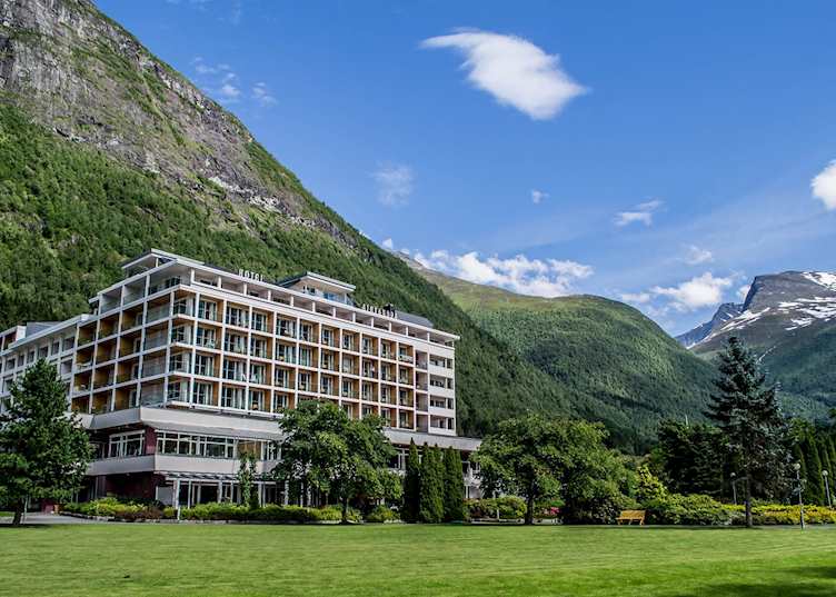 Exterior view, Hotel Alexandra (Credit: Paula Lauberga)