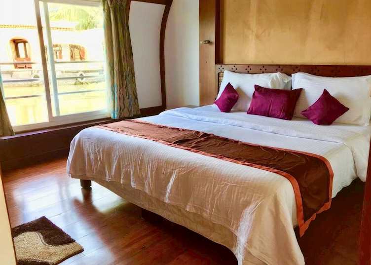 Guest room on a Keralan houseboat