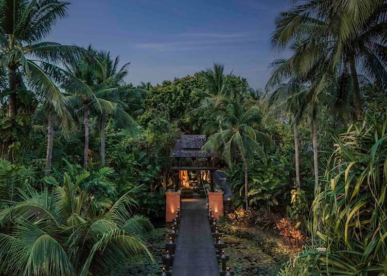Entrance to Anantara Bophut Koh Samui Resort
