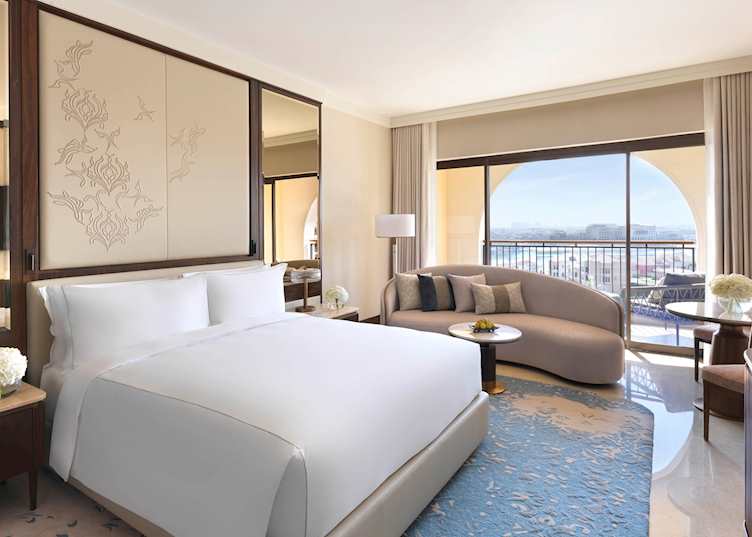 Ritz-Carlton Abu Dhabi, Grand Canal