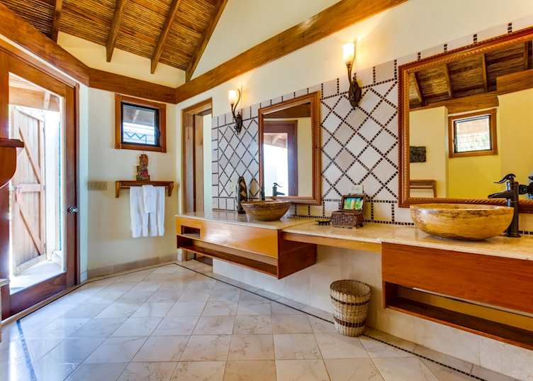 Bathroom, Almond Beach, Belize 