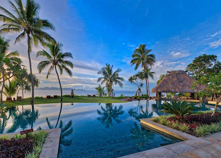 Main Pool, Nanuku Resort