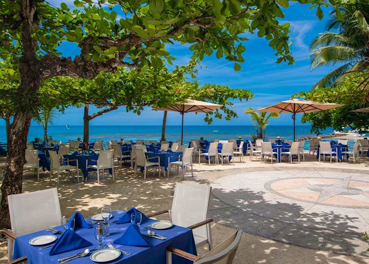 Round Hill, Seaside Terrace - Lunch