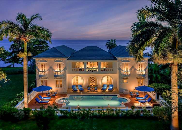 Half Moon, Exterior