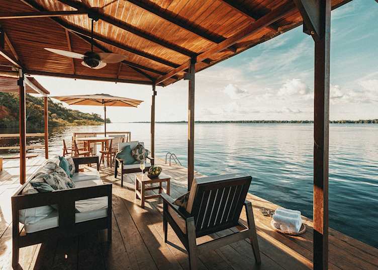 Floating bar, Anavilhanas Jungle Lodge 