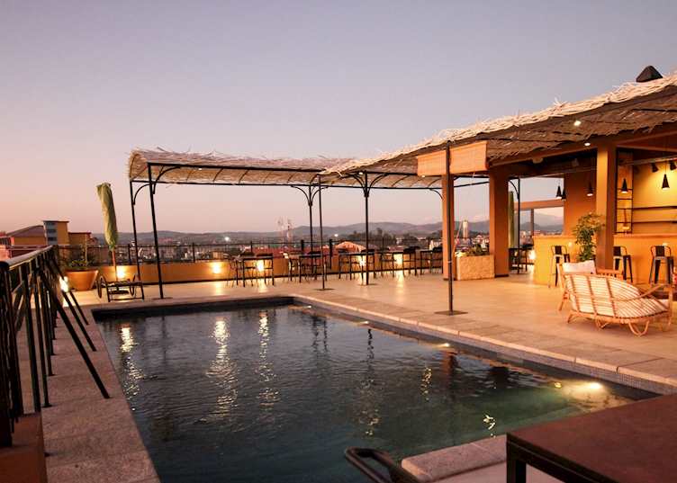 Rooftop bar, Nosy Manga
