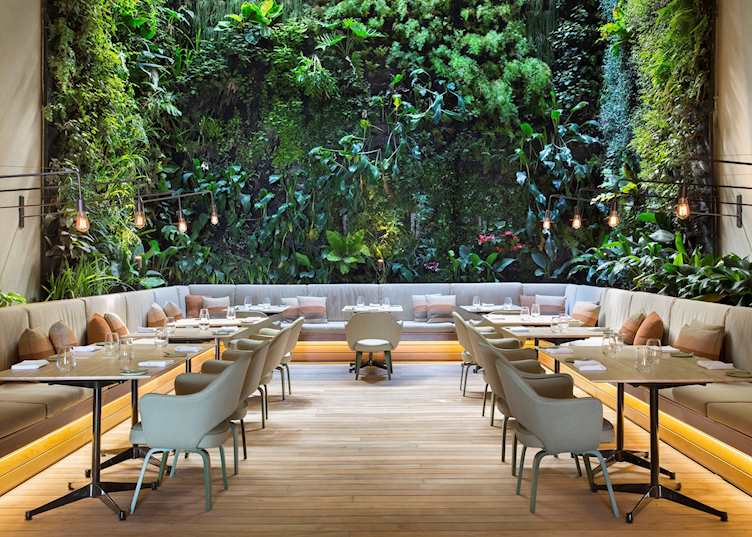 Restaurant, Hotel Emiliano