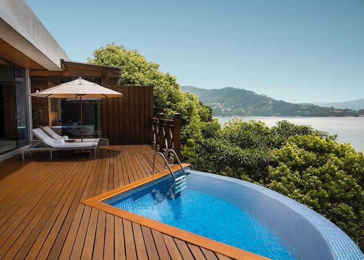 Villa Costa Esmeralda, Awasi Santa Catarina