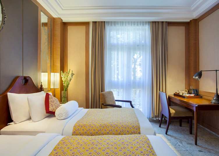 Guest Room, Phoenix Hotel 