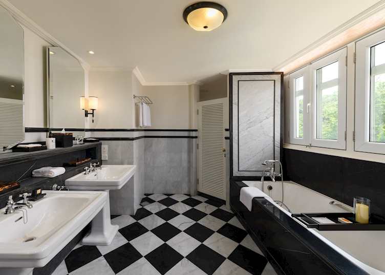 Superior Suite bathroom, Eastern & Oriental Hotel