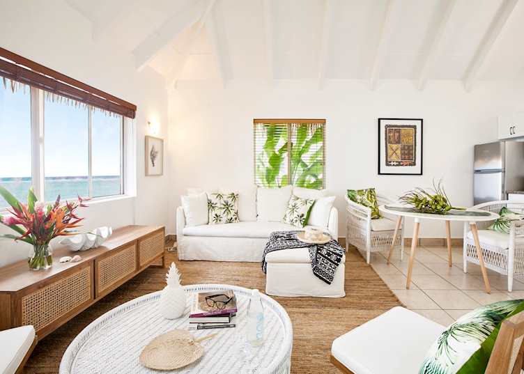 Motu Beachfront Art Villas