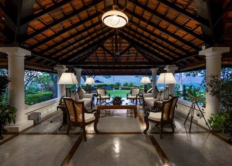 Notary House outdoor sitting areas