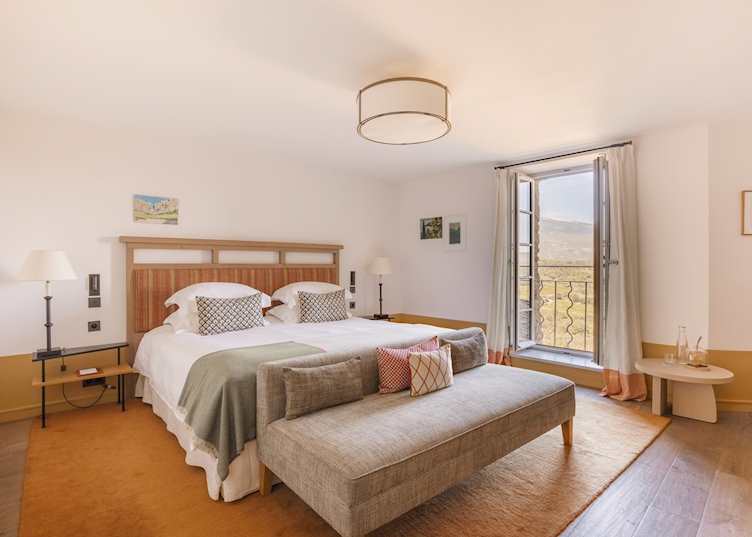 Guest room, Hotel Crillon Le Brave
