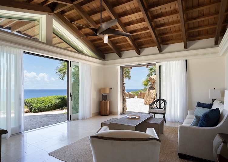 Wings villa lounge, Oil Nut Bay