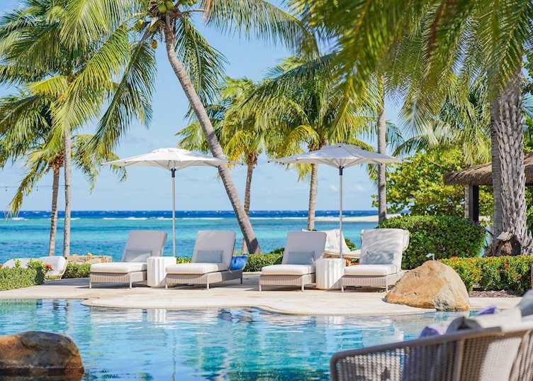 Beach club lounge, Oil Nut Bay