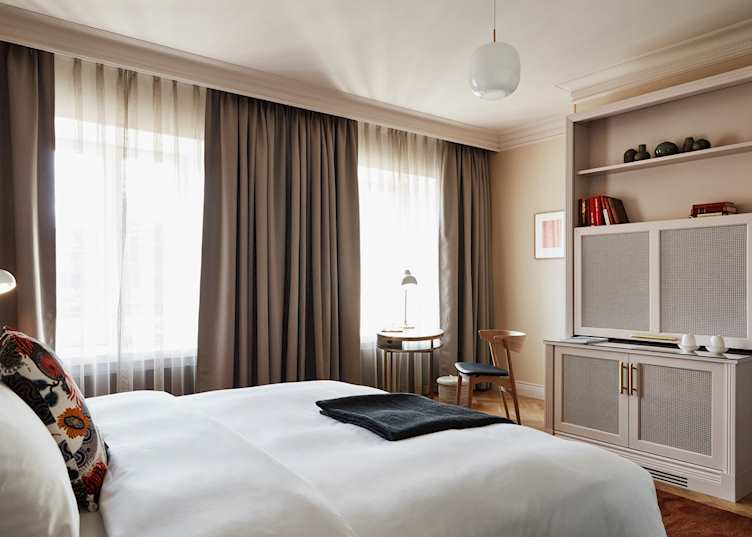 Serenity Studio, Hotel St. George