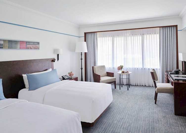 Deluxe twin room, The Peninsula Manila