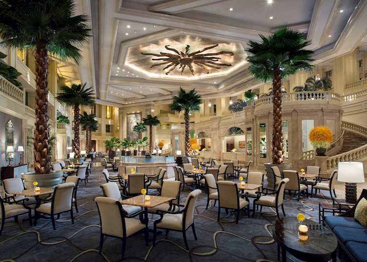 Lobby, The Peninsula Manila