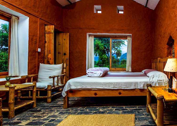 Room, Gaun Ghar