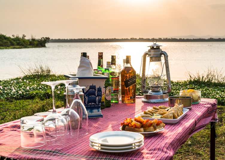 Honeybear Bush Camp - Sundowners (Uganda)