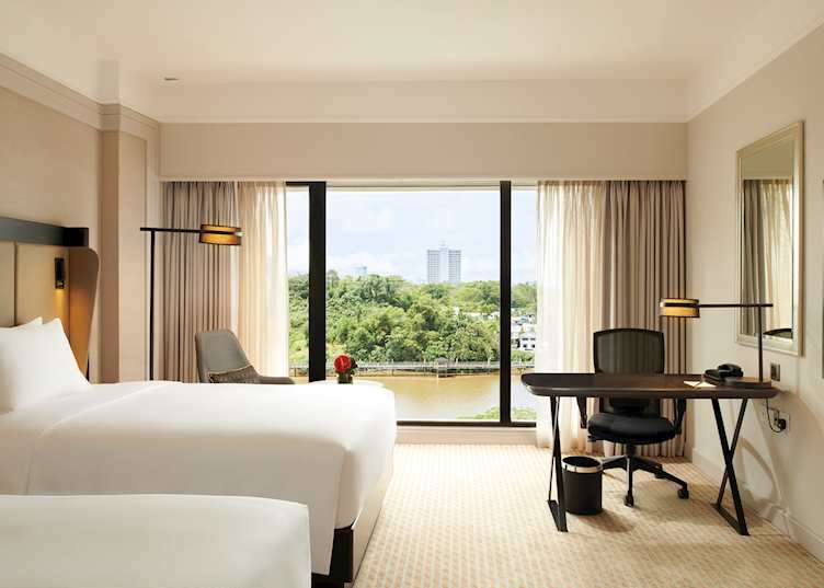 Deluxe Twin Room with river view, Hilton Kuching