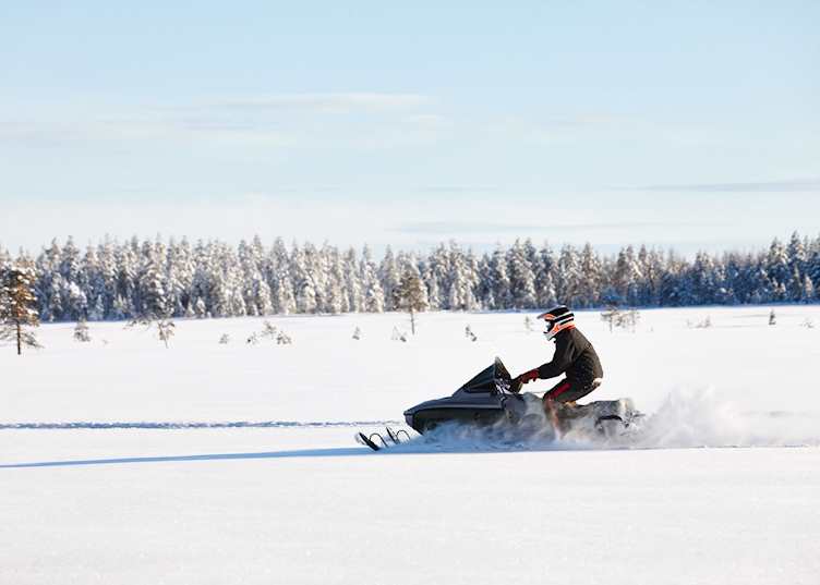 Snowmobiling, Finnish Lapland